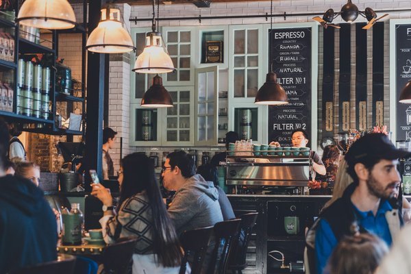 What specific fire safety regulations must a UK restaurant comply with?